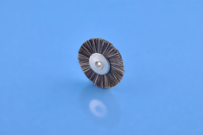 A021 - Szczoteczka polerska średnia brązowa 21mm do metali