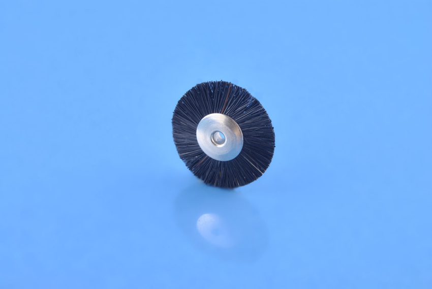 A018 - Szczotka polerska czarne twarde włosie 21 mm ADAMMeD